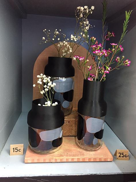 L'Atelier du Dimanche vases collection Caillou couleur noir